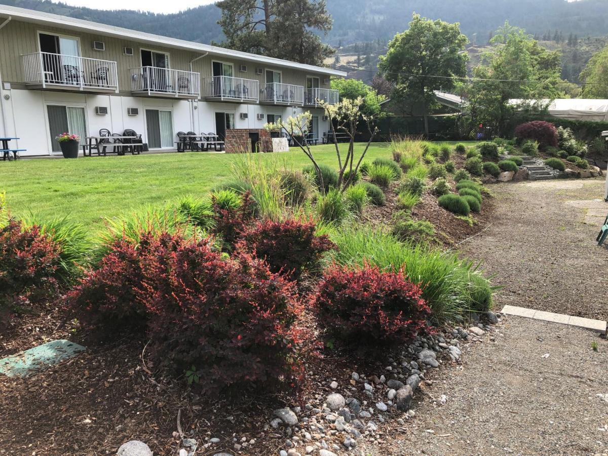 Holiday Beach Resort Motel Okanagan Falls Luaran gambar