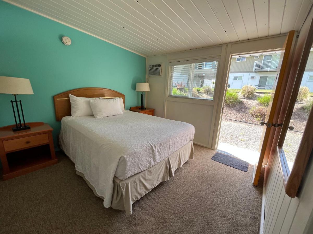 Holiday Beach Resort Motel Okanagan Falls Luaran gambar