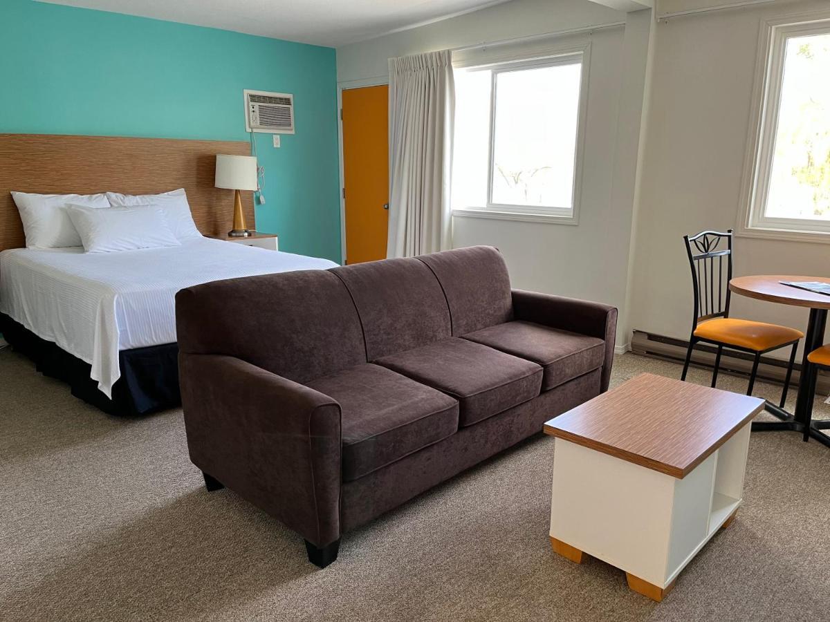 Holiday Beach Resort Motel Okanagan Falls Luaran gambar