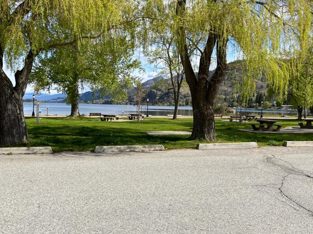 Holiday Beach Resort Motel Okanagan Falls Luaran gambar