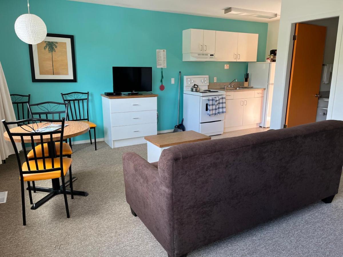 Holiday Beach Resort Motel Okanagan Falls Luaran gambar