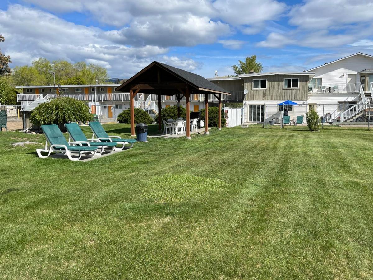 Holiday Beach Resort Motel Okanagan Falls Luaran gambar