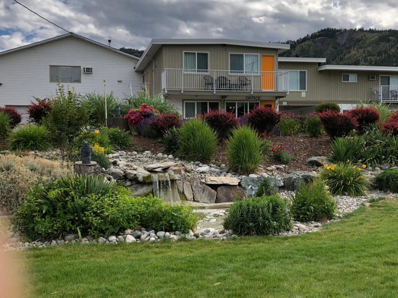 Holiday Beach Resort Motel Okanagan Falls Luaran gambar