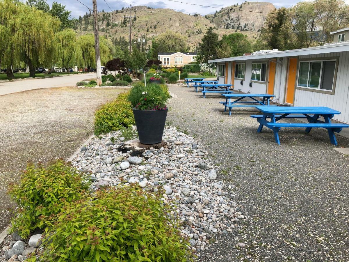 Holiday Beach Resort Motel Okanagan Falls Luaran gambar