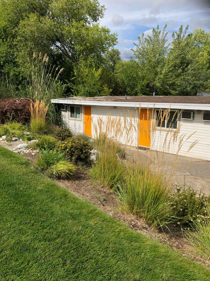 Holiday Beach Resort Motel Okanagan Falls Luaran gambar