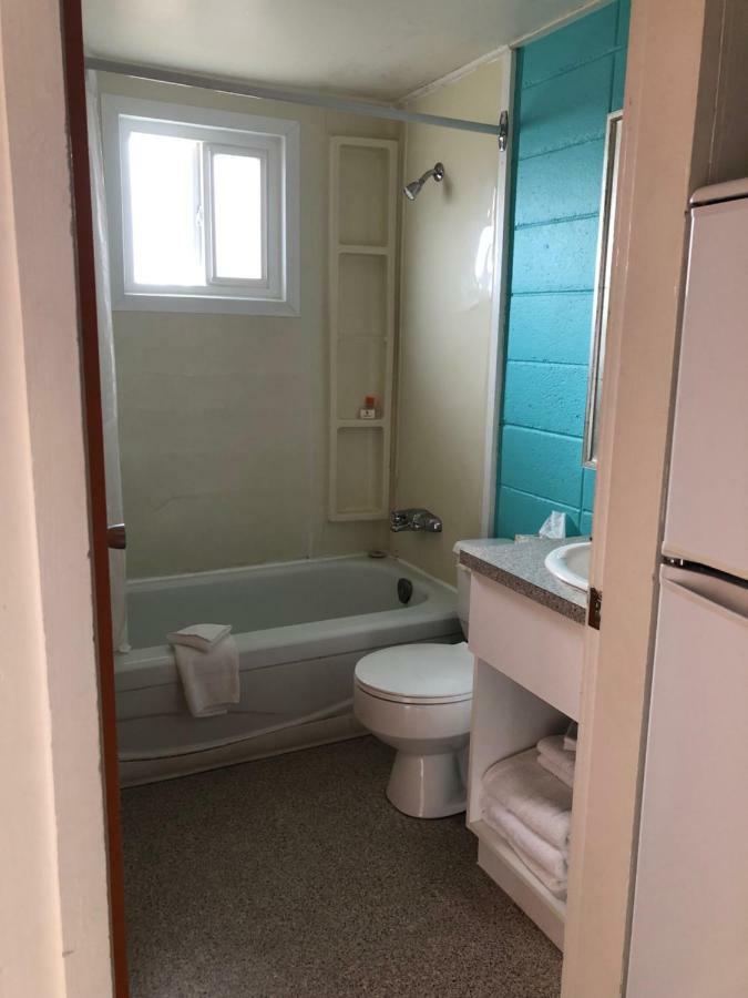 Holiday Beach Resort Motel Okanagan Falls Luaran gambar