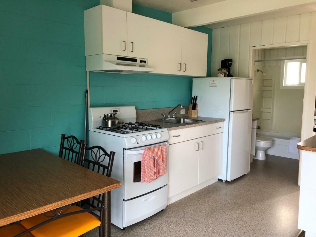 Holiday Beach Resort Motel Okanagan Falls Luaran gambar
