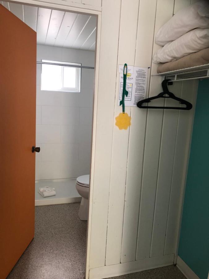 Holiday Beach Resort Motel Okanagan Falls Luaran gambar