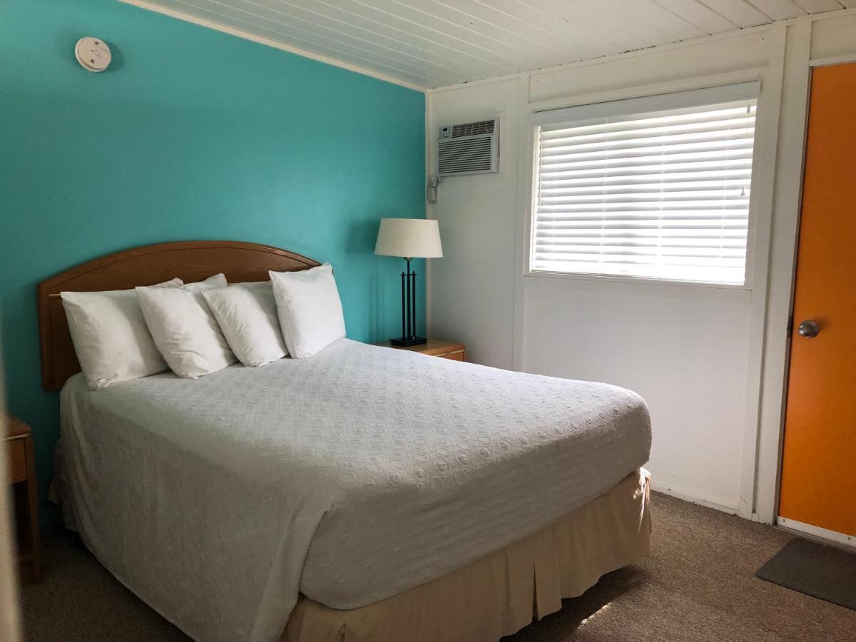 Holiday Beach Resort Motel Okanagan Falls Luaran gambar