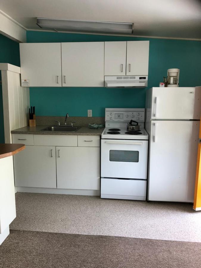 Holiday Beach Resort Motel Okanagan Falls Luaran gambar