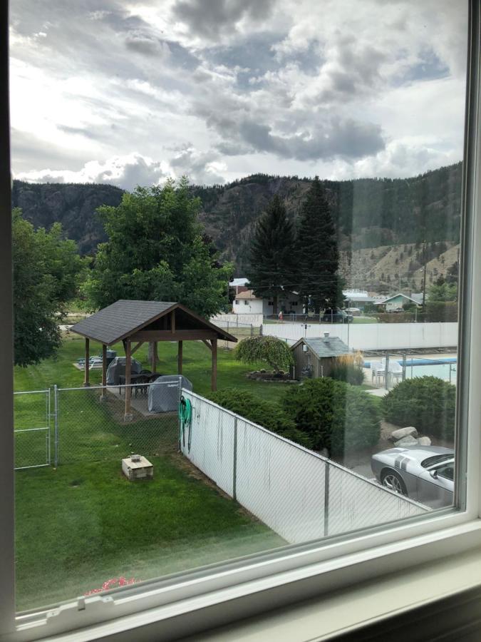Holiday Beach Resort Motel Okanagan Falls Luaran gambar