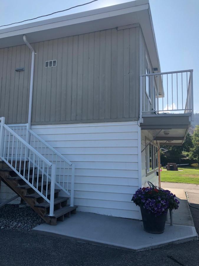 Holiday Beach Resort Motel Okanagan Falls Luaran gambar