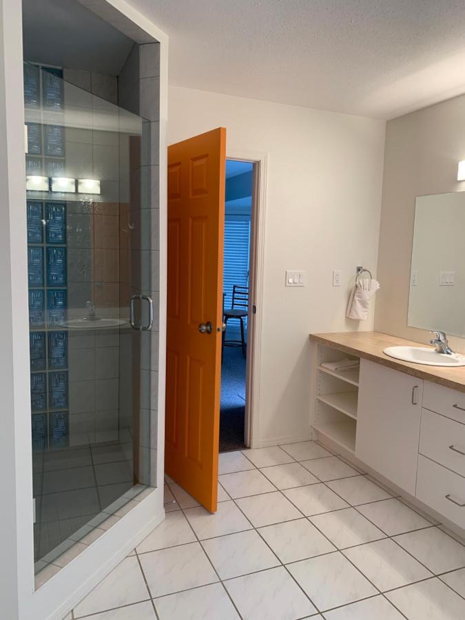 Holiday Beach Resort Motel Okanagan Falls Luaran gambar